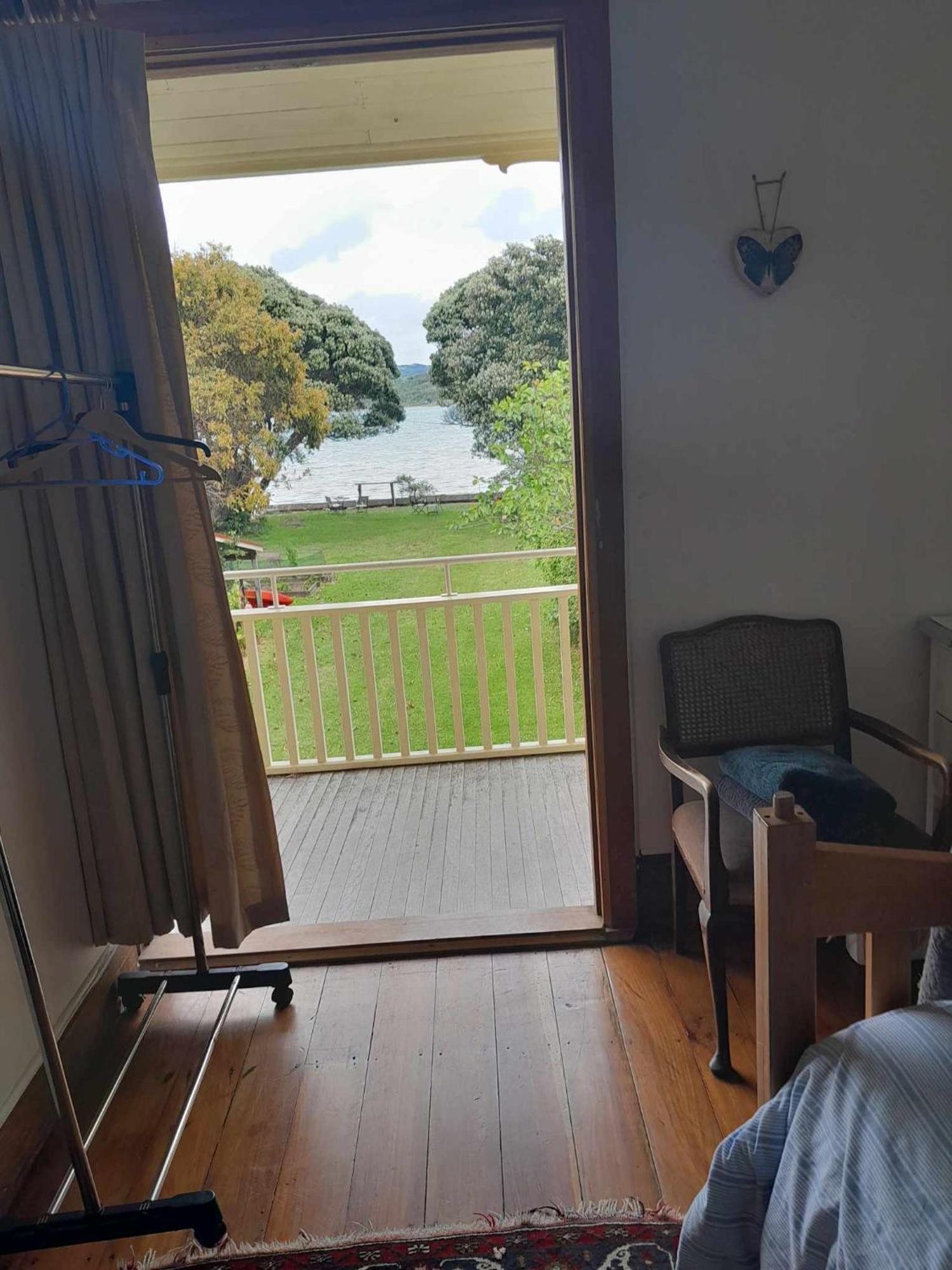 Brony'S Beachfront-Short And Long Term Stays Porirua Exterior foto