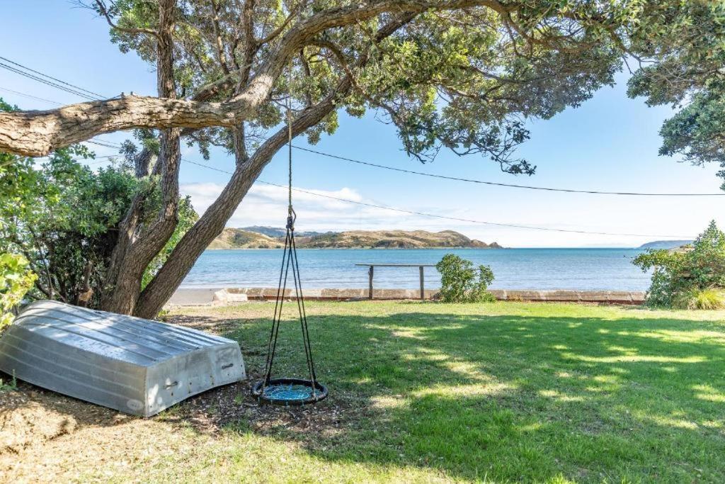 Brony'S Beachfront-Short And Long Term Stays Porirua Exterior foto