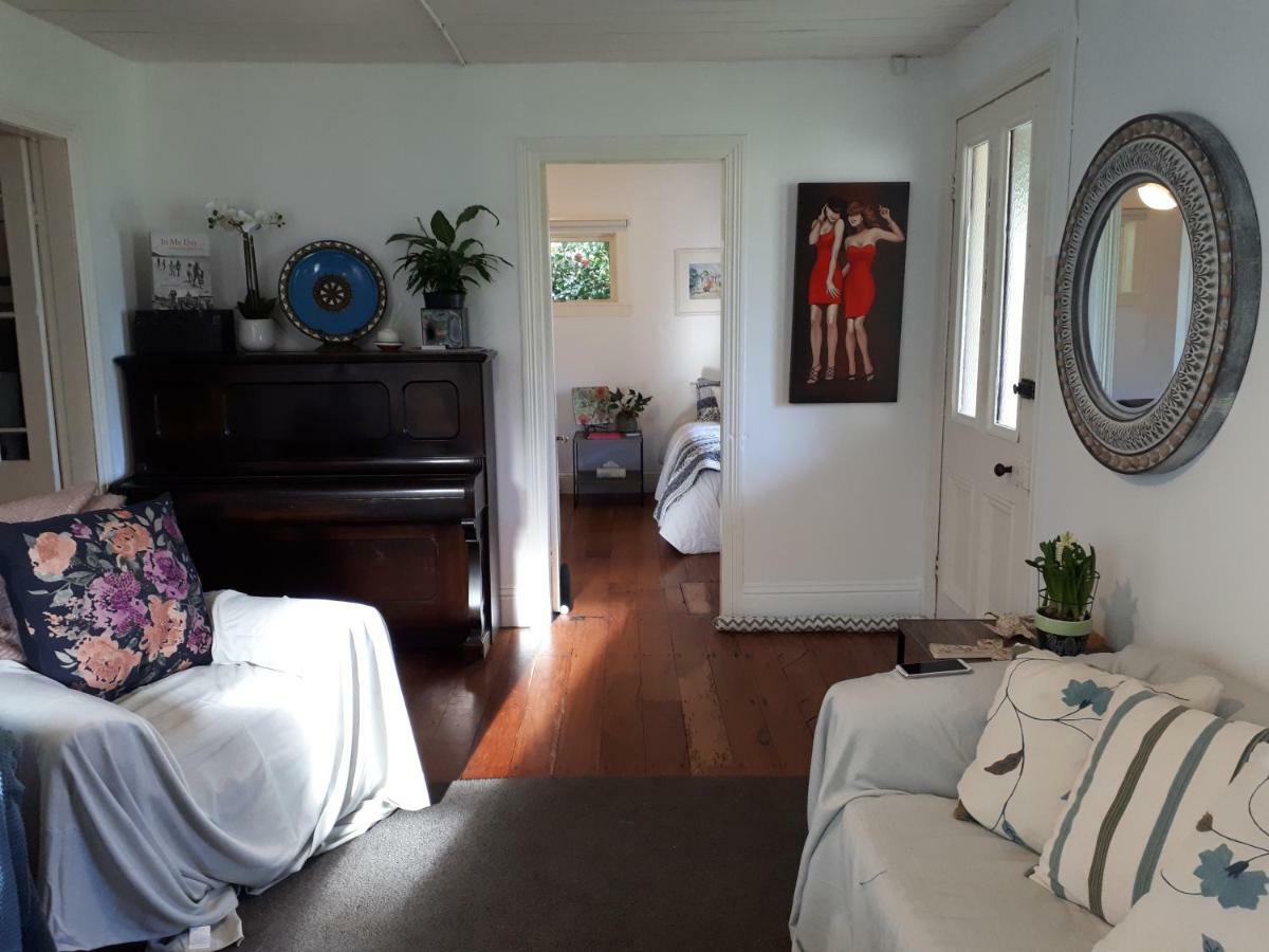 Brony'S Beachfront-Short And Long Term Stays Porirua Exterior foto